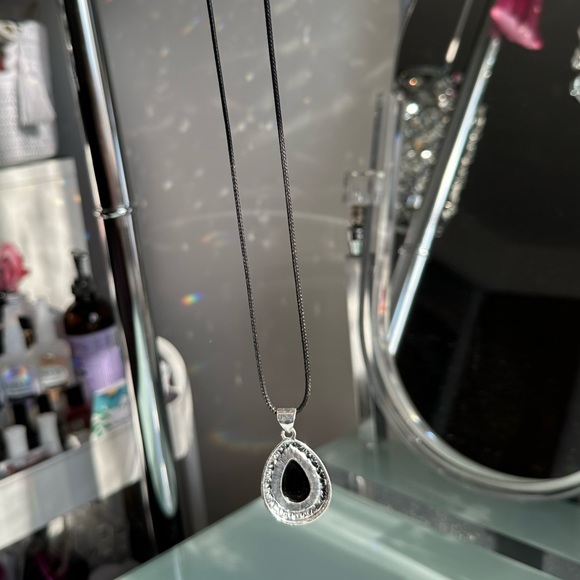 Authentic labradorite Necklace with vintage silver frame - Picture 6 of 8